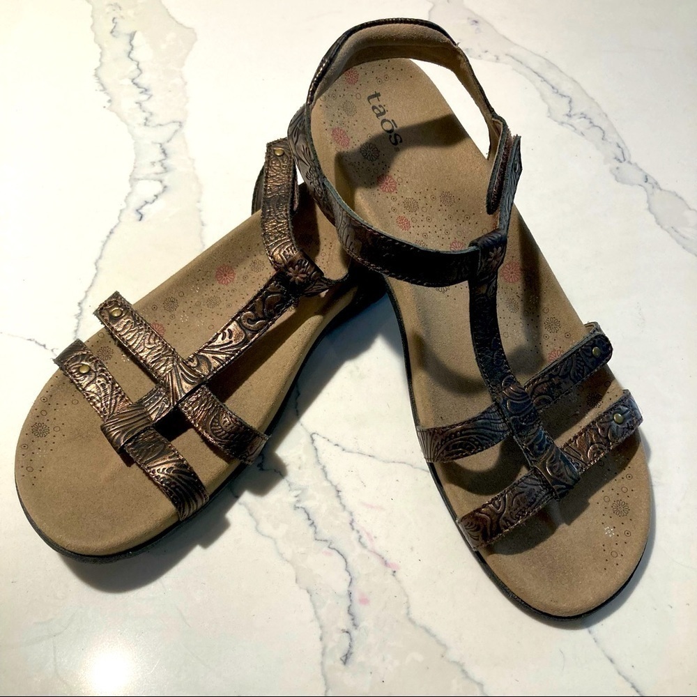 TAOS Sz 11 Trophy Strappy Copper Colourway Velcro Closure Comfort Sandals